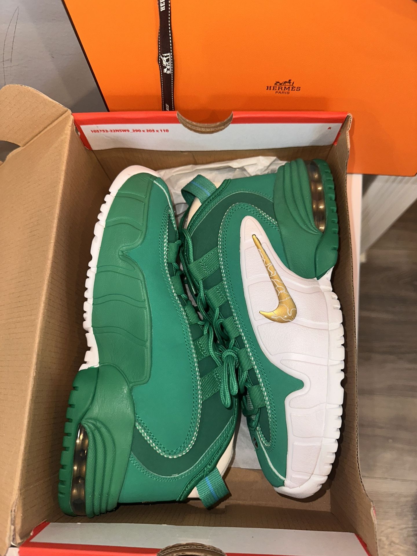 Airmax Penny Sz 5 Green N White
