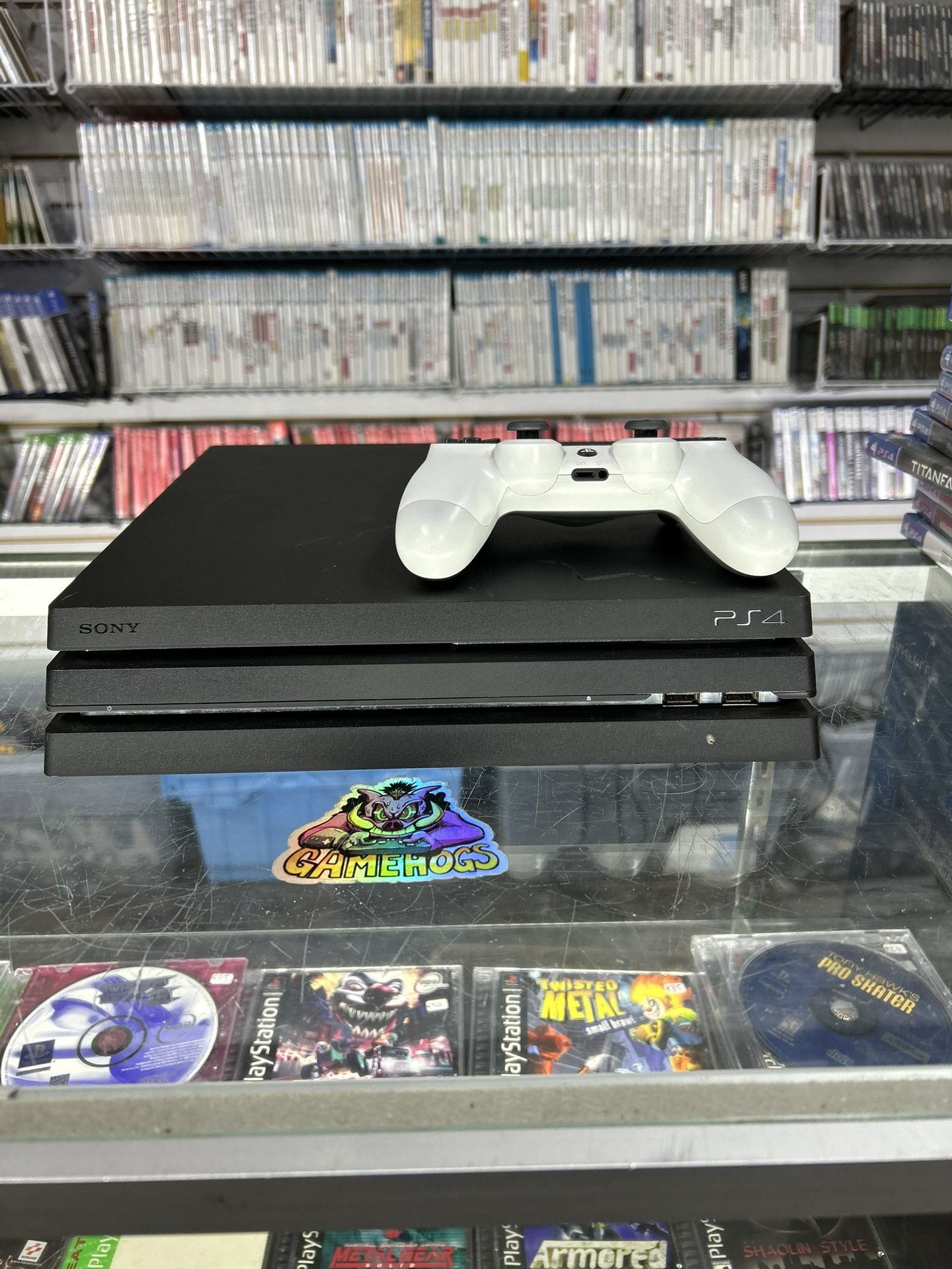 PlayStation 4 PRO 1TB $150 Gamehogs 11am-7pm