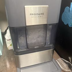 Frigidaire Gallery Nugget Ice Maker – Works Great, Clean