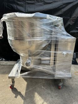 Restaurant  cooking  equipment