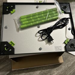 12"x16" BROODER HEATER FOR CHICKS & DUCKS - ADJUSTABLE - 110V 30W - BRAND NEW!