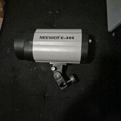 Newer C300 photography flashlight