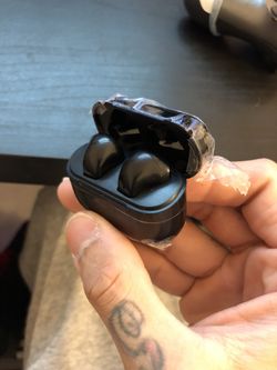 Ear Buds Pros Brand New Haven’t Been Used 