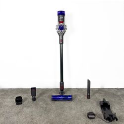Dyson V8 Animal Handheld Stick Cordless Vacuum Cleaner w/ attachment