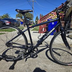 Specialized Hybrid Bike Medium Frame 
Like New  Ready to Ride