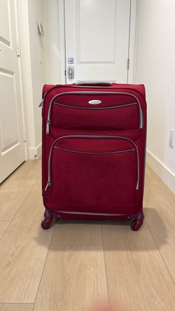 Samsonite Red Softside Spinner Checked Luggage
