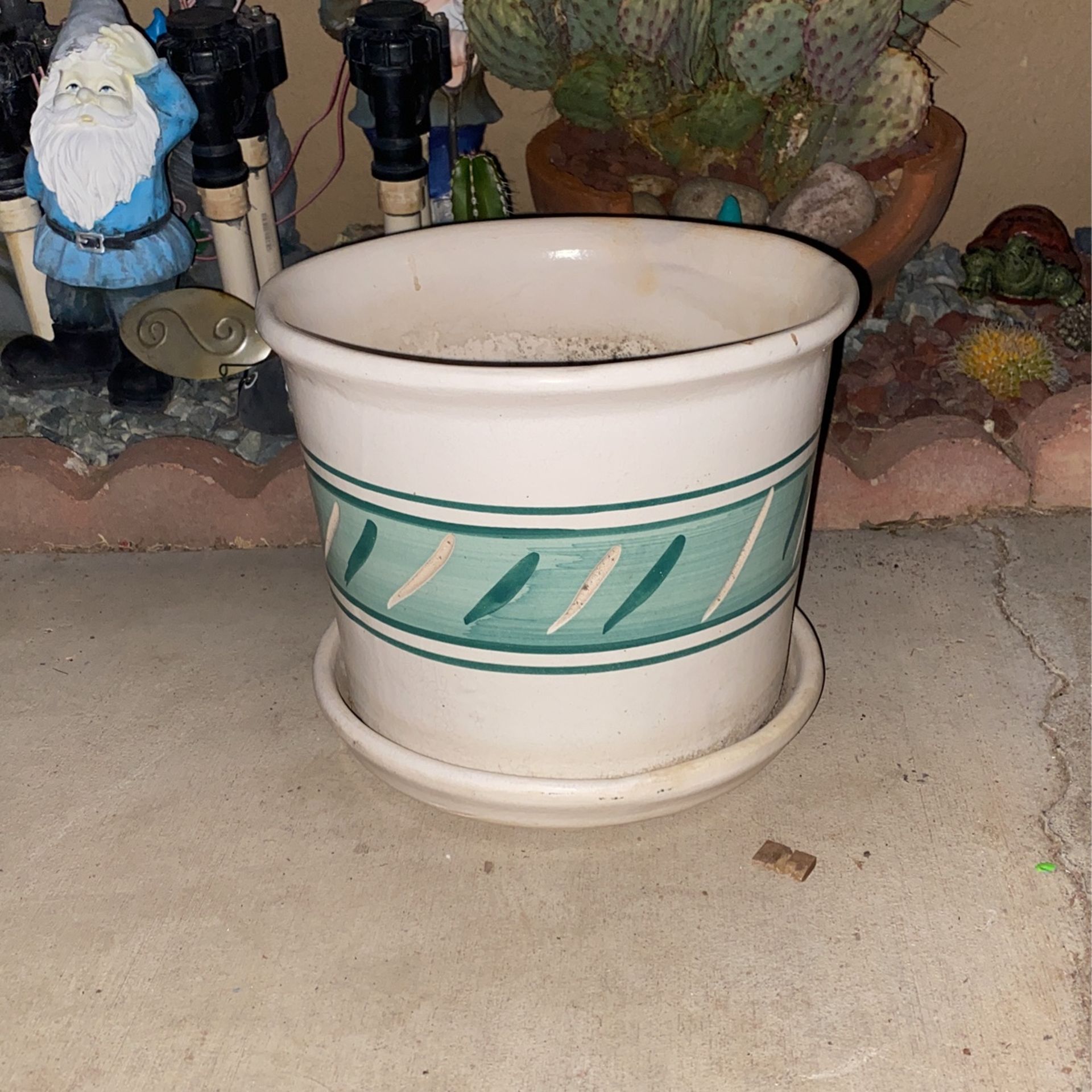 USED CERAMIC POT