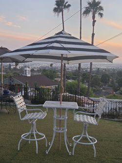 Vintage Brown Jordan outdoor swivel Bar chairs & Metal mesh table 3pcs.