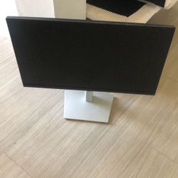 COMPUTER MONiTOR / Dell / 24” Inches
