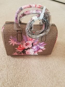 Guess womans Ashville box satchel NEWWW