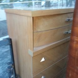 United Furniture Mid Century Modern Dresser Set