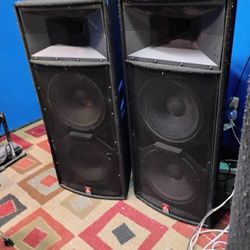 Set of Peavey TLS 4 Stage Speakers