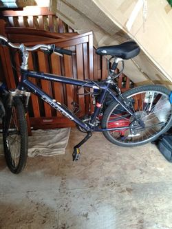 north Face bicicle Good shape 22