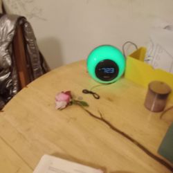 I Home Bluetooth Alarm/Radio
