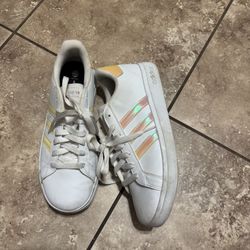 Addias Women’s Size 5