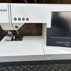 Pfaff Creative 2144 Sewing Machine