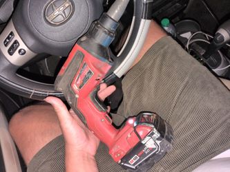 Milwaukee  Fuel Screw Gun w/ M18 5.0 battery