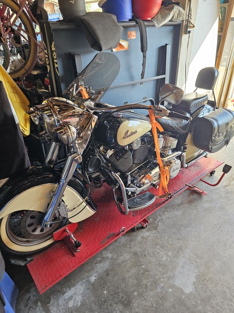 2000 Chief Classic Indian