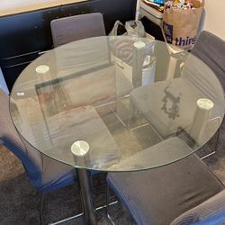 Glass Round Table 