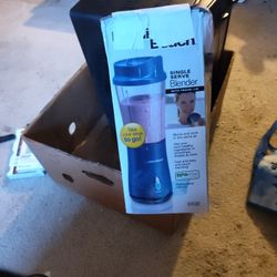 Hamilton Beach Single Serve https://offerup.com/redirect/?o=QmxlbmRlci5Jbg== Box.