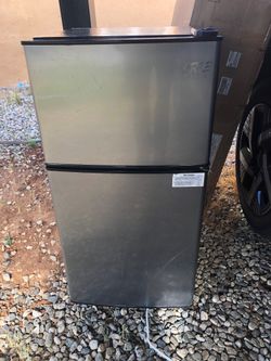 Mini fridge