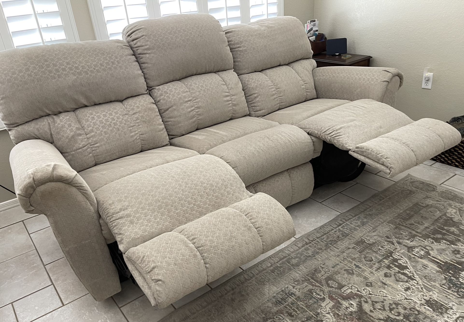 Lazy boy Reclining Sofa