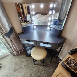 Vanity,  Corner Style,  2 Drawers, Lower Cabinet,  11 Lights