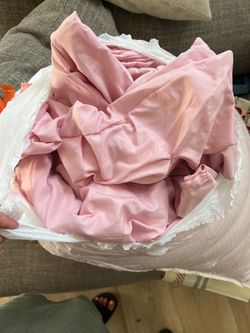 Queen pink bedding set