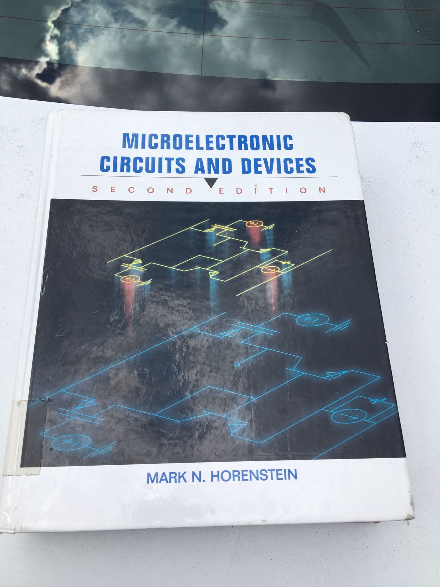 Microelectronic Circuits and Devices (Horenstein) (2nd Ed)