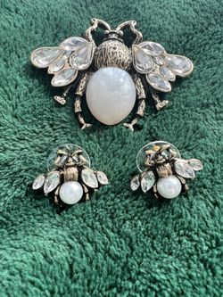 Crystal Pearl Brooche And  Earrings $30