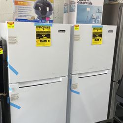 Magic Chef Refrigerator 10.1 Cu Ft. In Color White