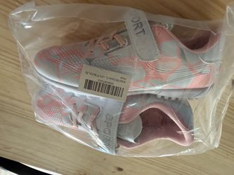 Free Kids Indoor Soccer Cleats/shoes