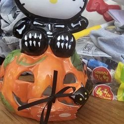 Hello Kitty Halloween Figure