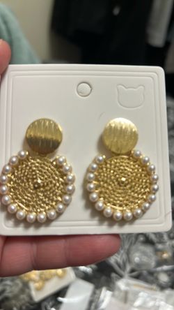 Women earrings