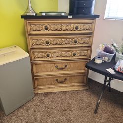chest of drawers