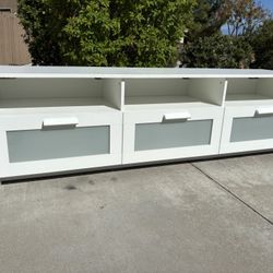 White Modern 3 Drawer Media TV Stand Great Condition 