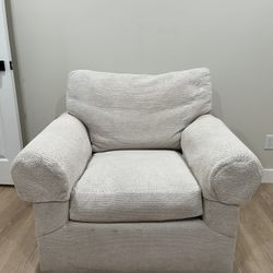 armchair/reading chair