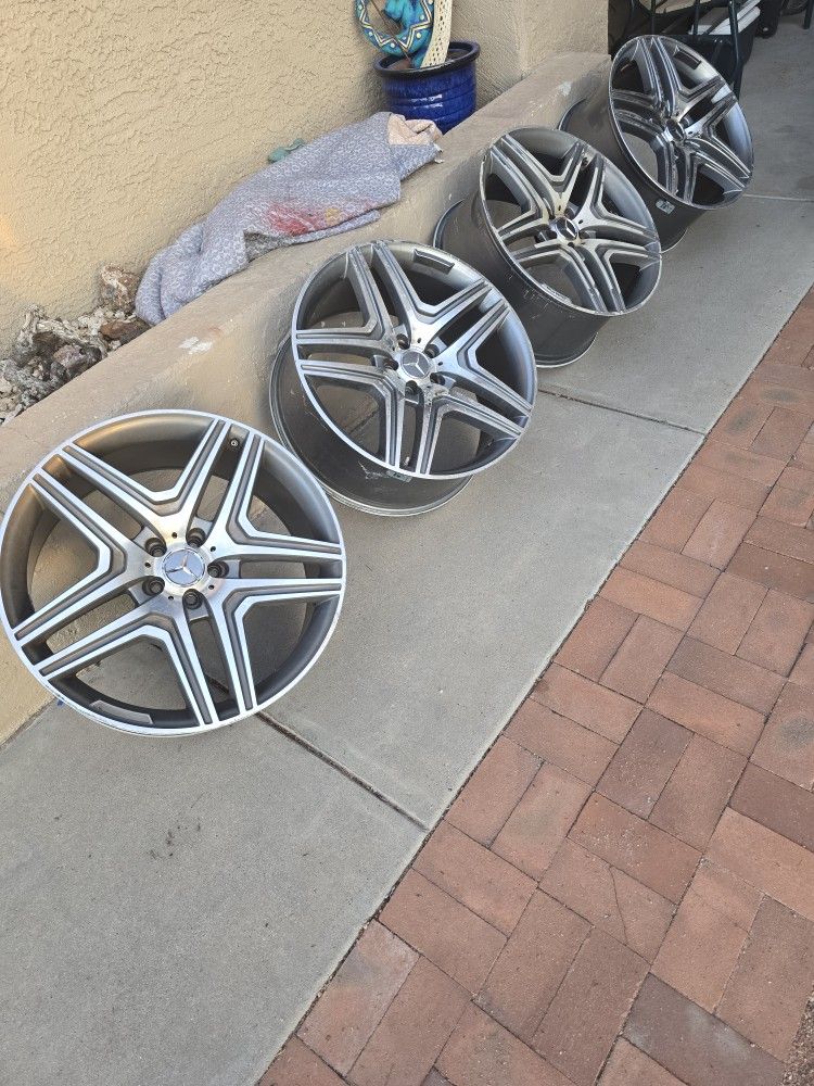 AMG Mercedes 22×10j