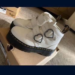 Dr. Marten Devon Heart Leather Platform Boots 