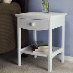 Sweet End Table