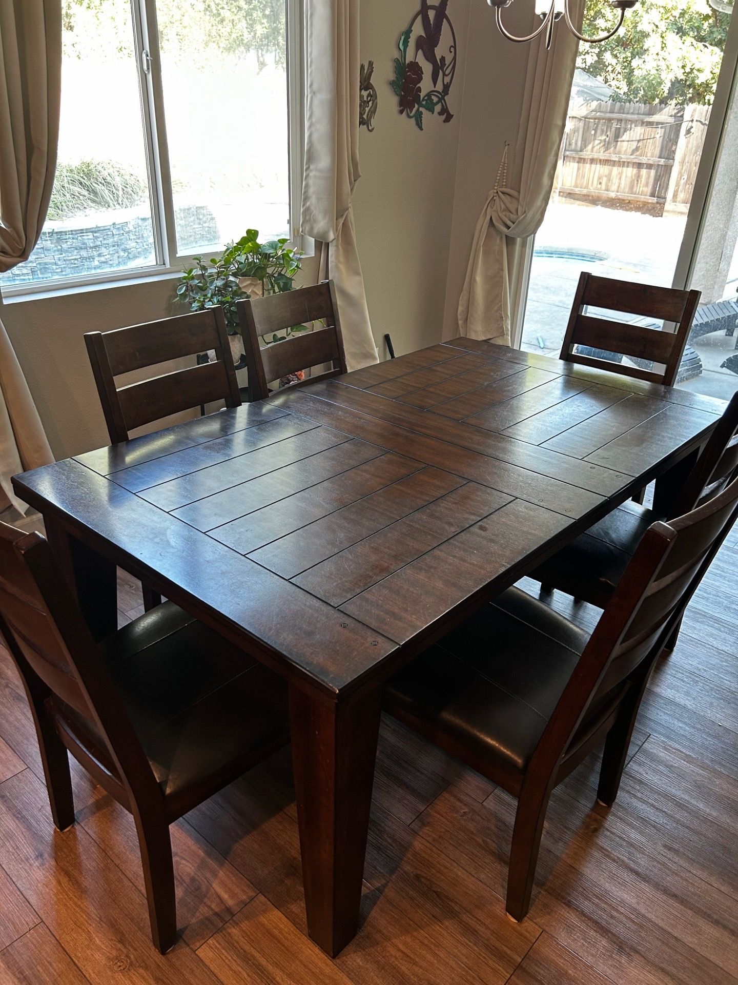 Dinning room table