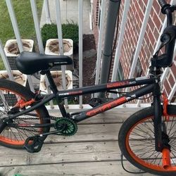Orange Black BMX Bike With Pegs 4o2 383 391o