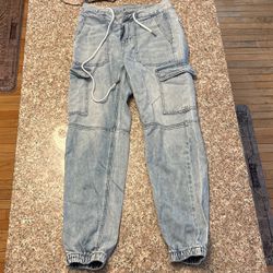 American Eagle Jogger Style Jeans 