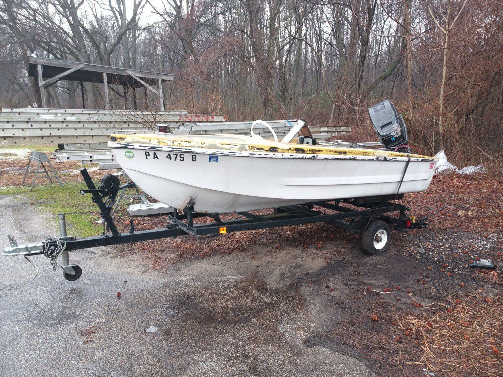 Price to sale fast. 1958 glass par lido sport boat with a 85 Force outboard motor