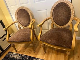 Accent chairs