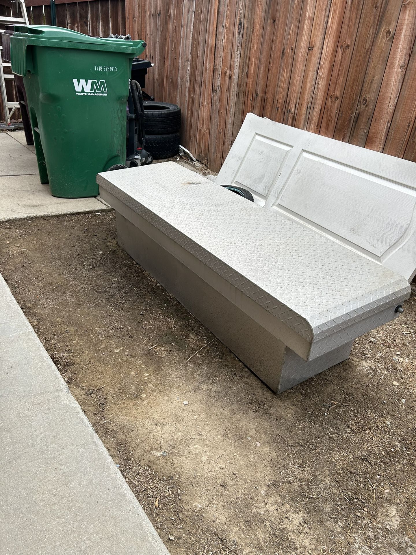 Truck toolbox