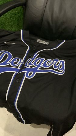 Black dodgers jersey ohtani size down below