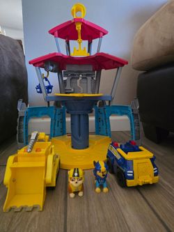 Paw patrol rotating tower + 2 vehicles + 2 figurines