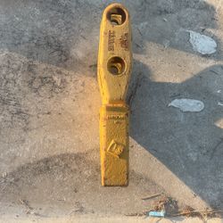 1U-257 | Caterpillar Bucket Tooth Adapter