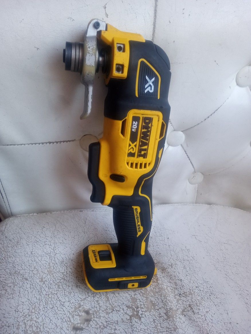 Multitul DeWalt XR BRUSHLESS MOTOR De Velocidades 